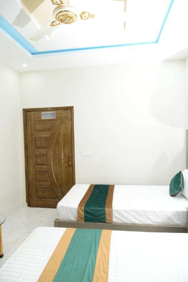 Hotel Deluxe Lahore Ngoại thất bức ảnh