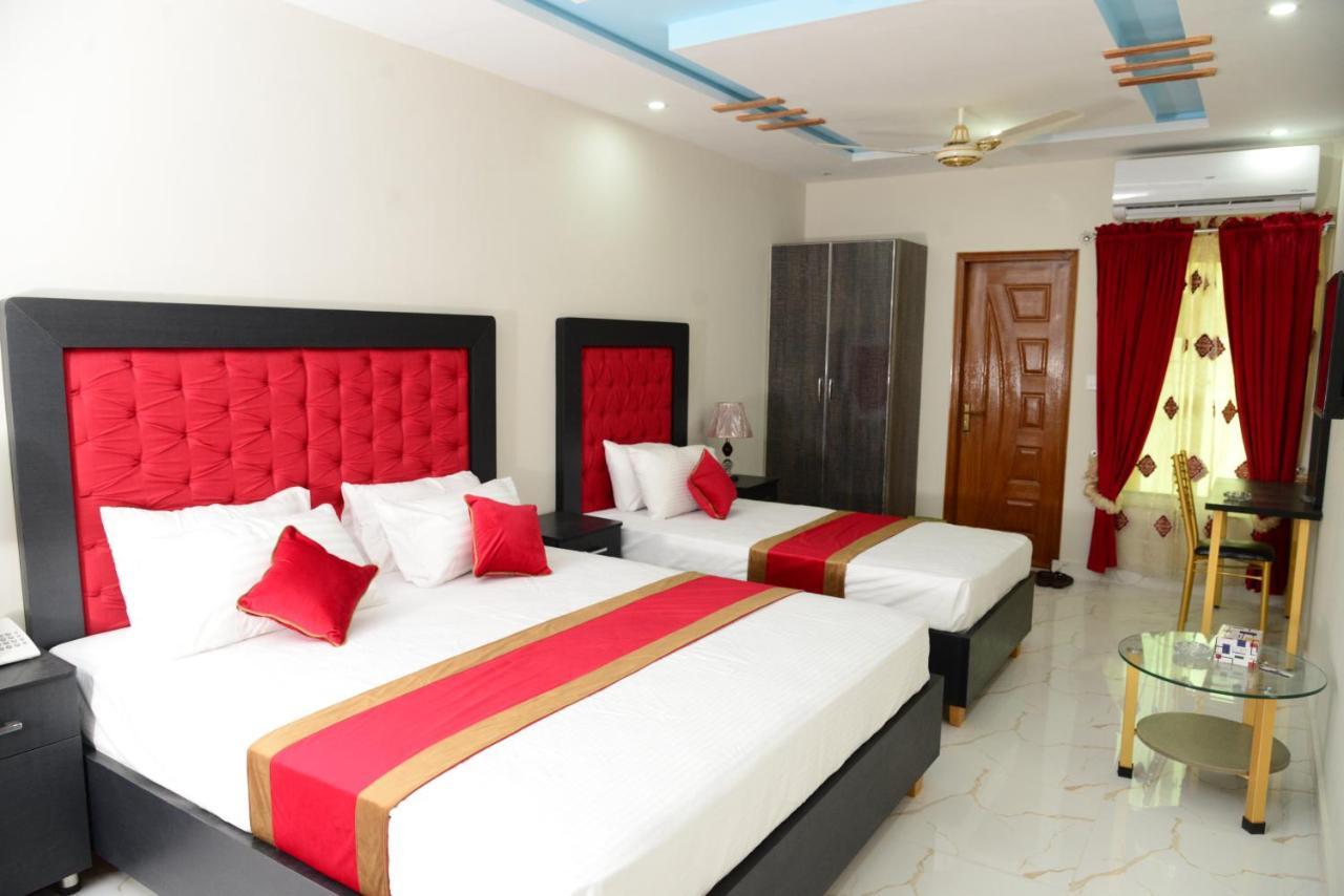 Hotel Deluxe Lahore Ngoại thất bức ảnh