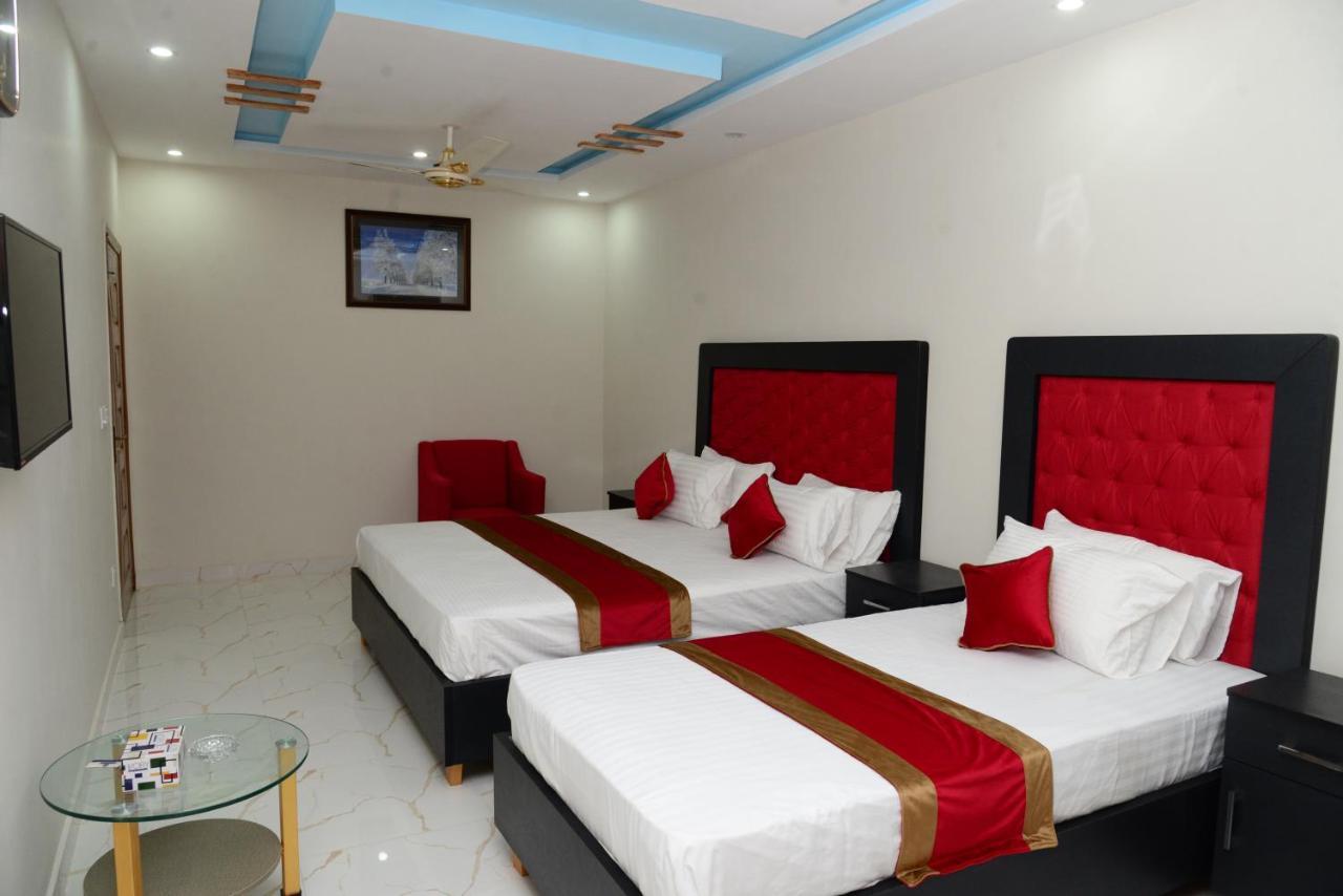 Hotel Deluxe Lahore Ngoại thất bức ảnh