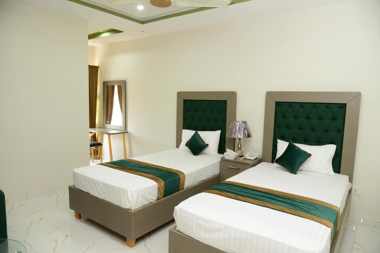 Hotel Deluxe Lahore Ngoại thất bức ảnh