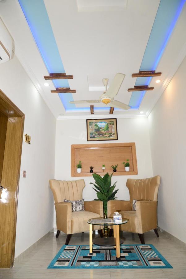 Hotel Deluxe Lahore Ngoại thất bức ảnh