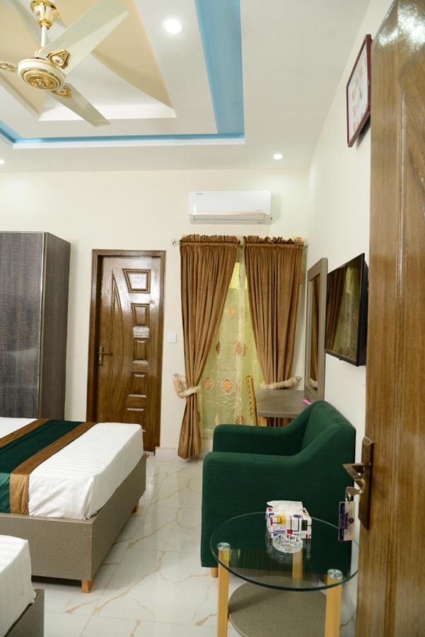 Hotel Deluxe Lahore Ngoại thất bức ảnh