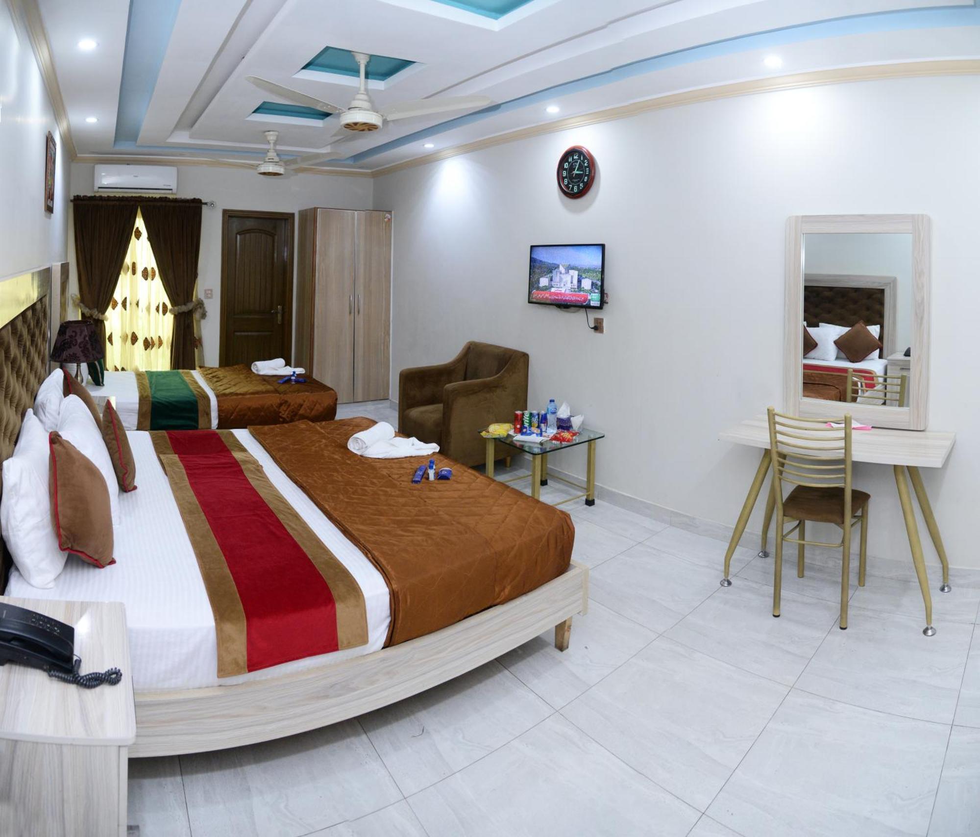 Hotel Deluxe Lahore Ngoại thất bức ảnh