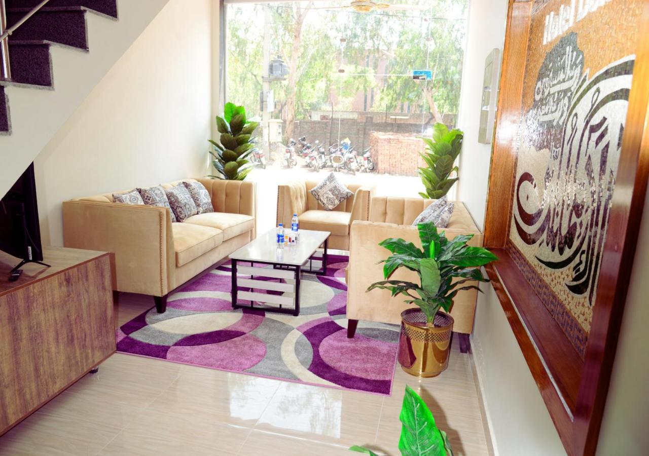 Hotel Deluxe Lahore Ngoại thất bức ảnh